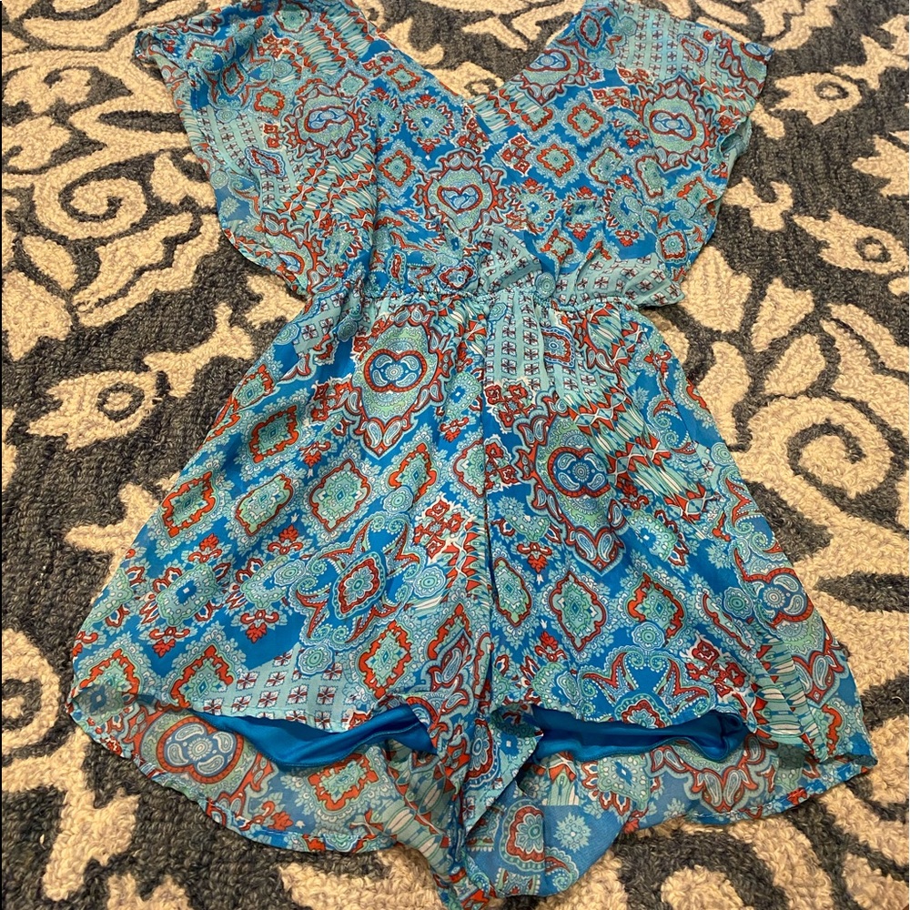 Gianni Bini blue romper with paisley like design in size XS